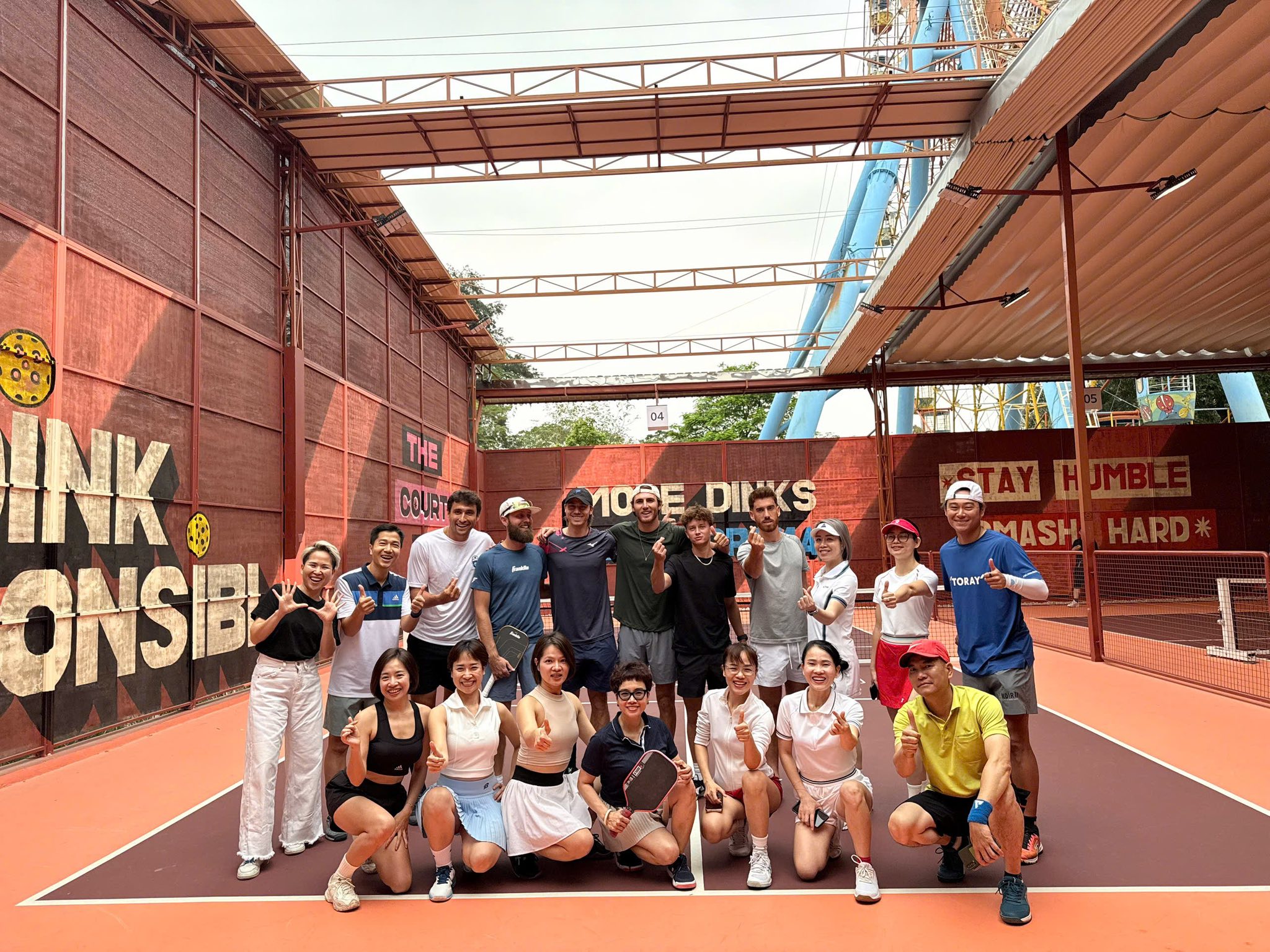 SÂN BALLBURN Pickle Club & Bistro